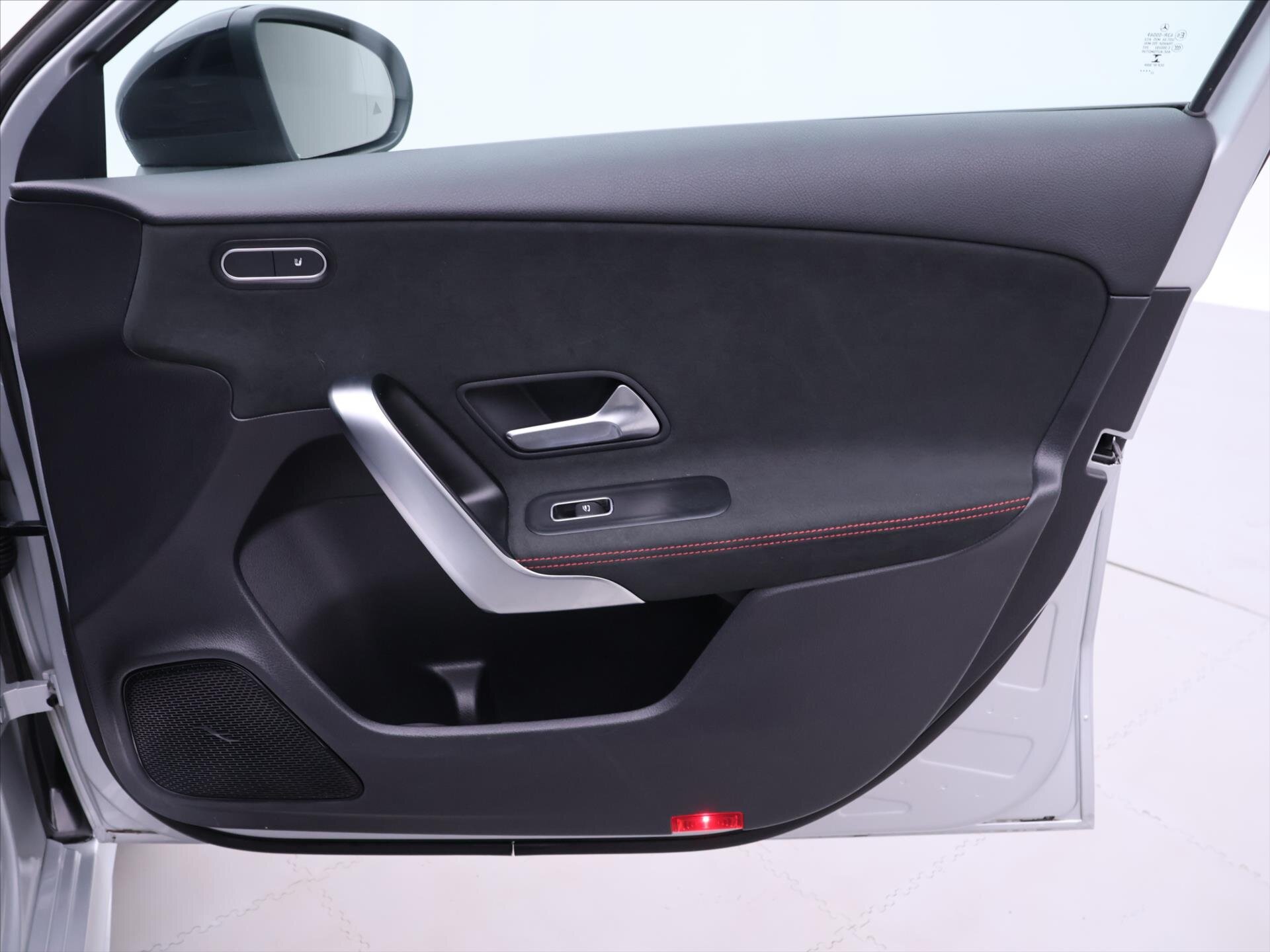 Mercedes-Benz Třídy A Sedan / Limuzína 1,3 l 118 kw