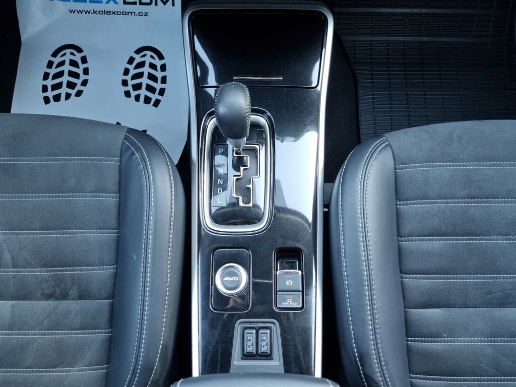 Mitsubishi Outlander SUV / Terénní 2,0 l 110 kw