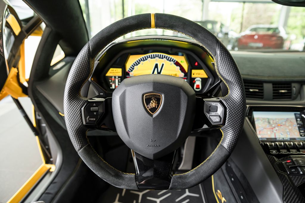 Lamborghini Aventador