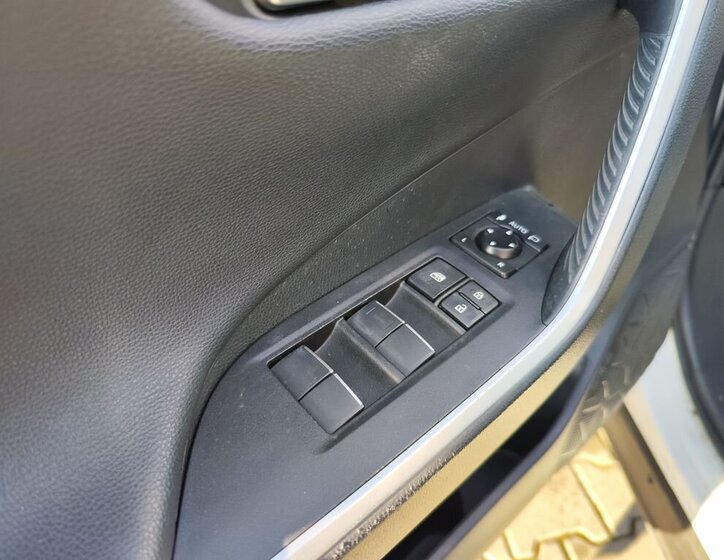 Toyota RAV4 SUV 2,5 l 163 kw