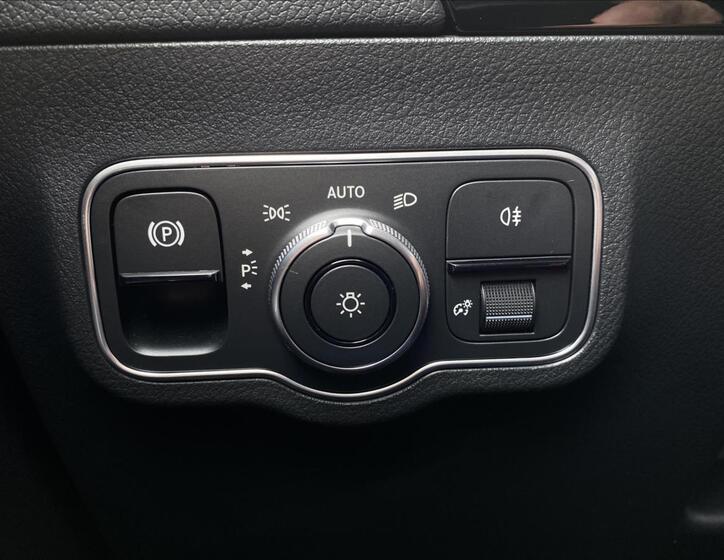 Mercedes-Benz GLA 17