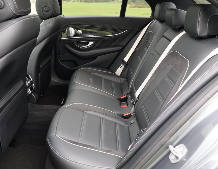 Mercedes-Benz Třídy E Sedan 4,0 l 450 kw