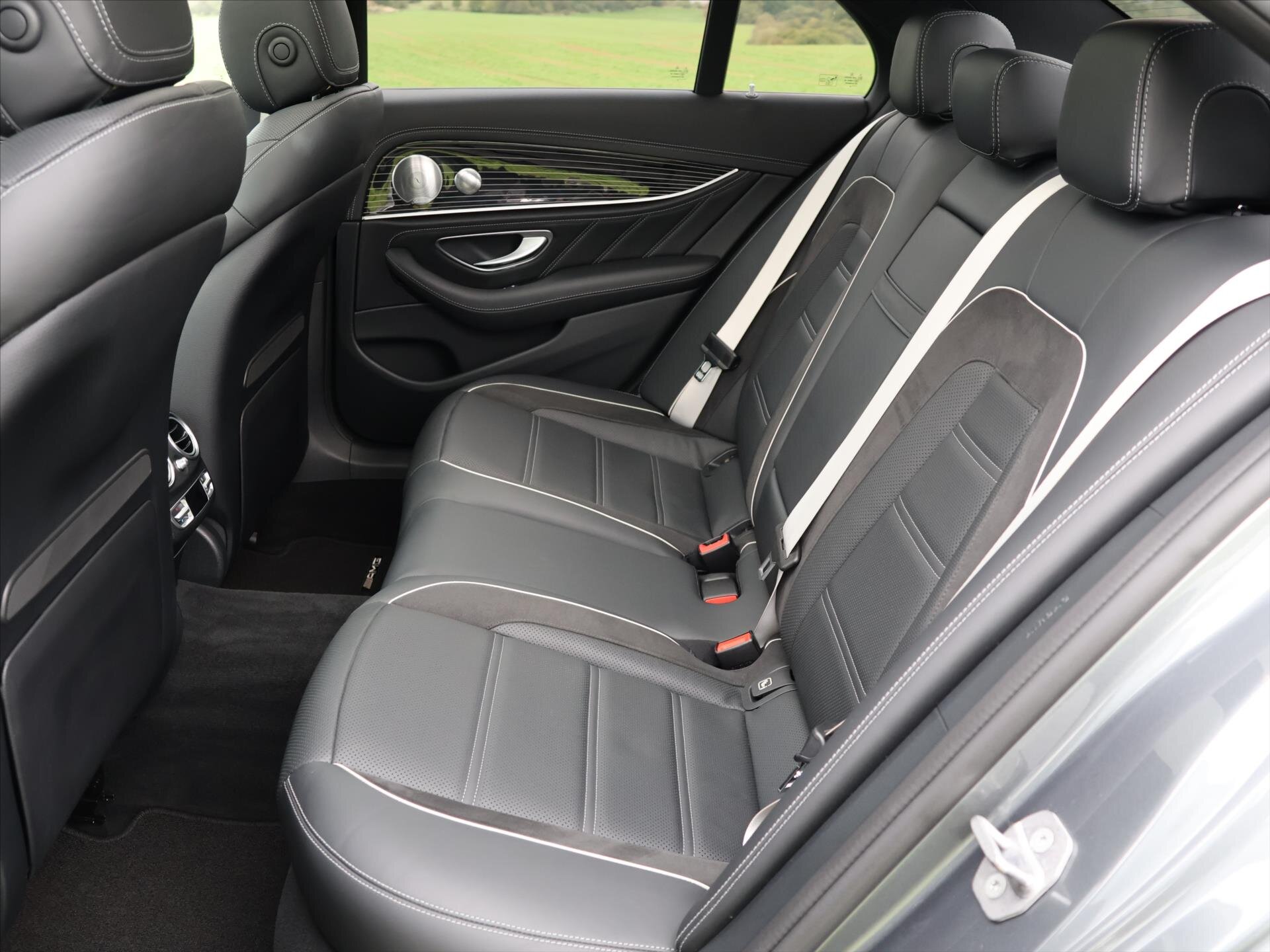 Mercedes-Benz Třídy E Sedan 4,0 l 450 kw