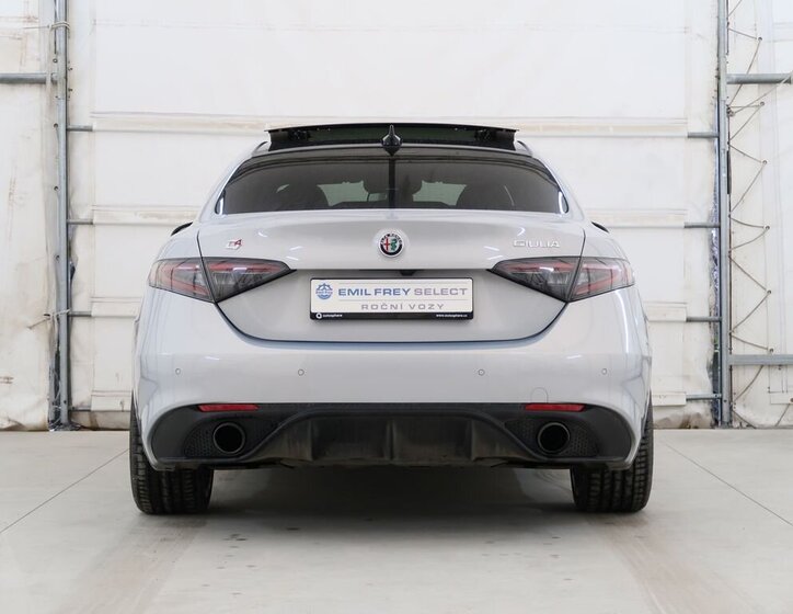 Alfa Romeo Giulia Sedan 2,0 l 206 kw