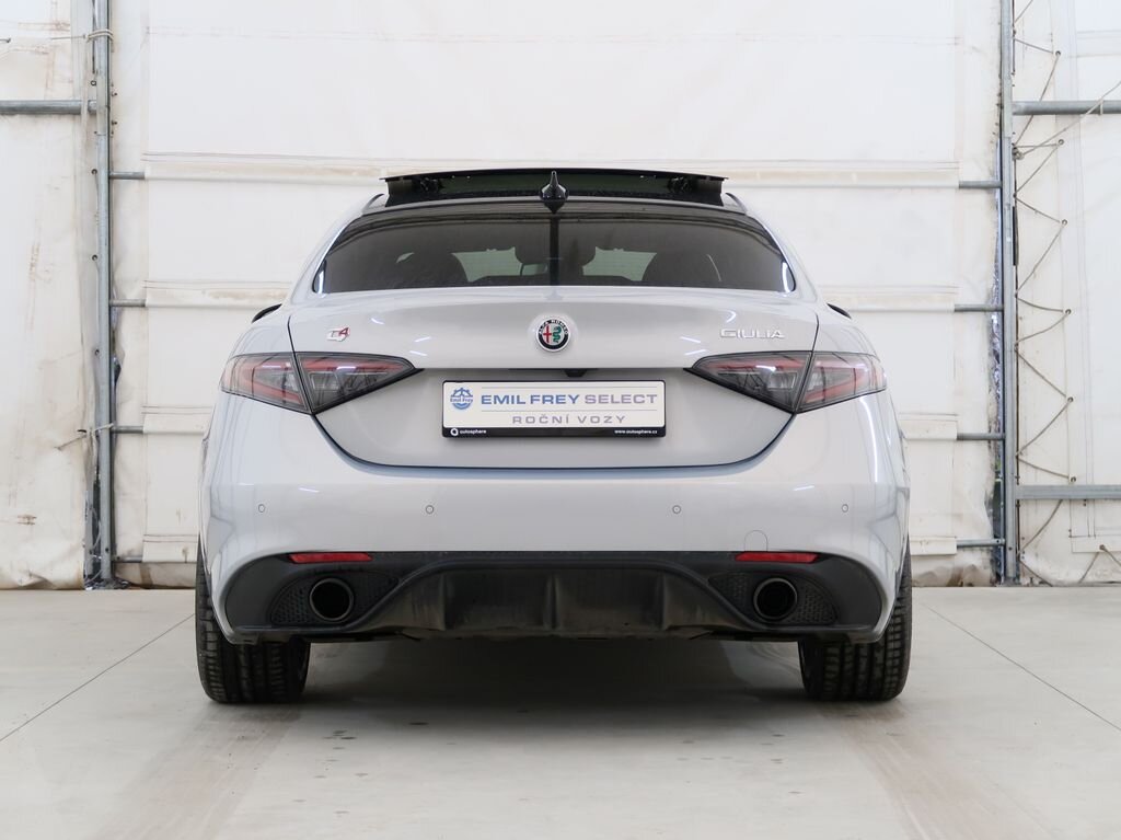 Alfa Romeo Giulia Sedan 2,0 l 206 kw