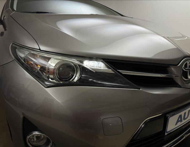 Toyota Auris 30