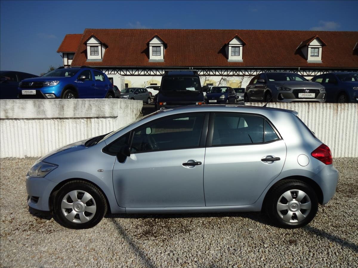 Toyota Auris Hatchback 1,3 l 74 kw