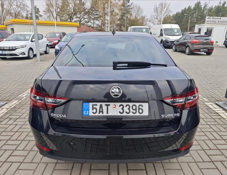 Škoda Superb Sedan / Limuzína 2,0 l 110 kw