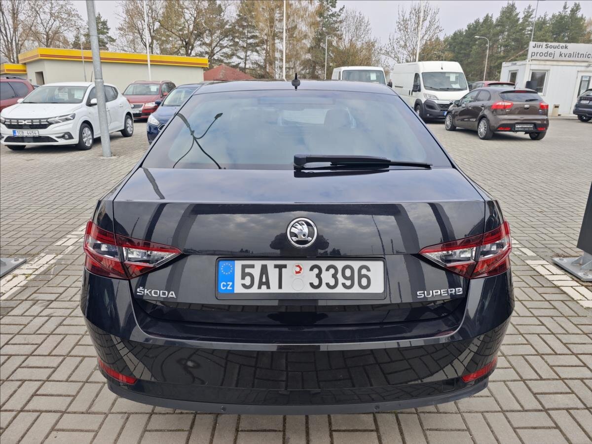 Škoda Superb Sedan / Limuzína 2,0 l 110 kw