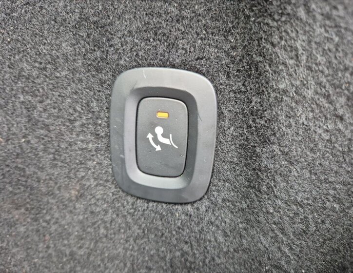 Volvo XC60 SUV / Terénní 2,0 l 145 kw