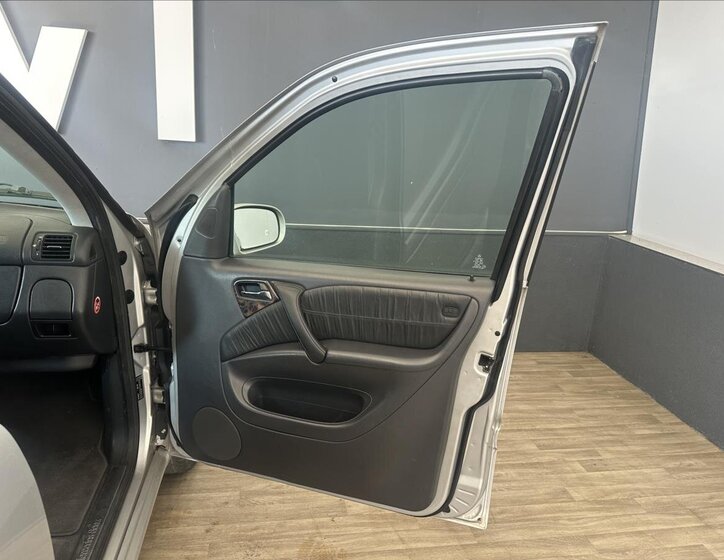 Mercedes-Benz Třídy M SUV 2,7 l 120 kw