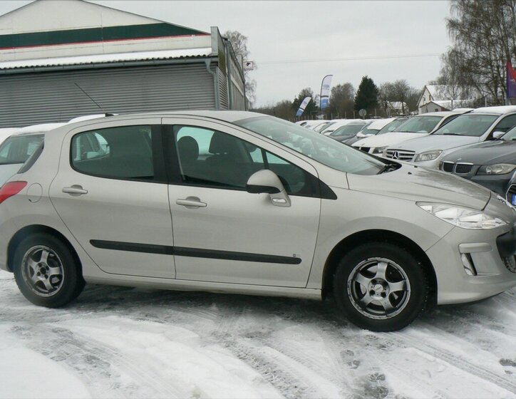 Peugeot 308 Hatchback 1,6 l 66 kw