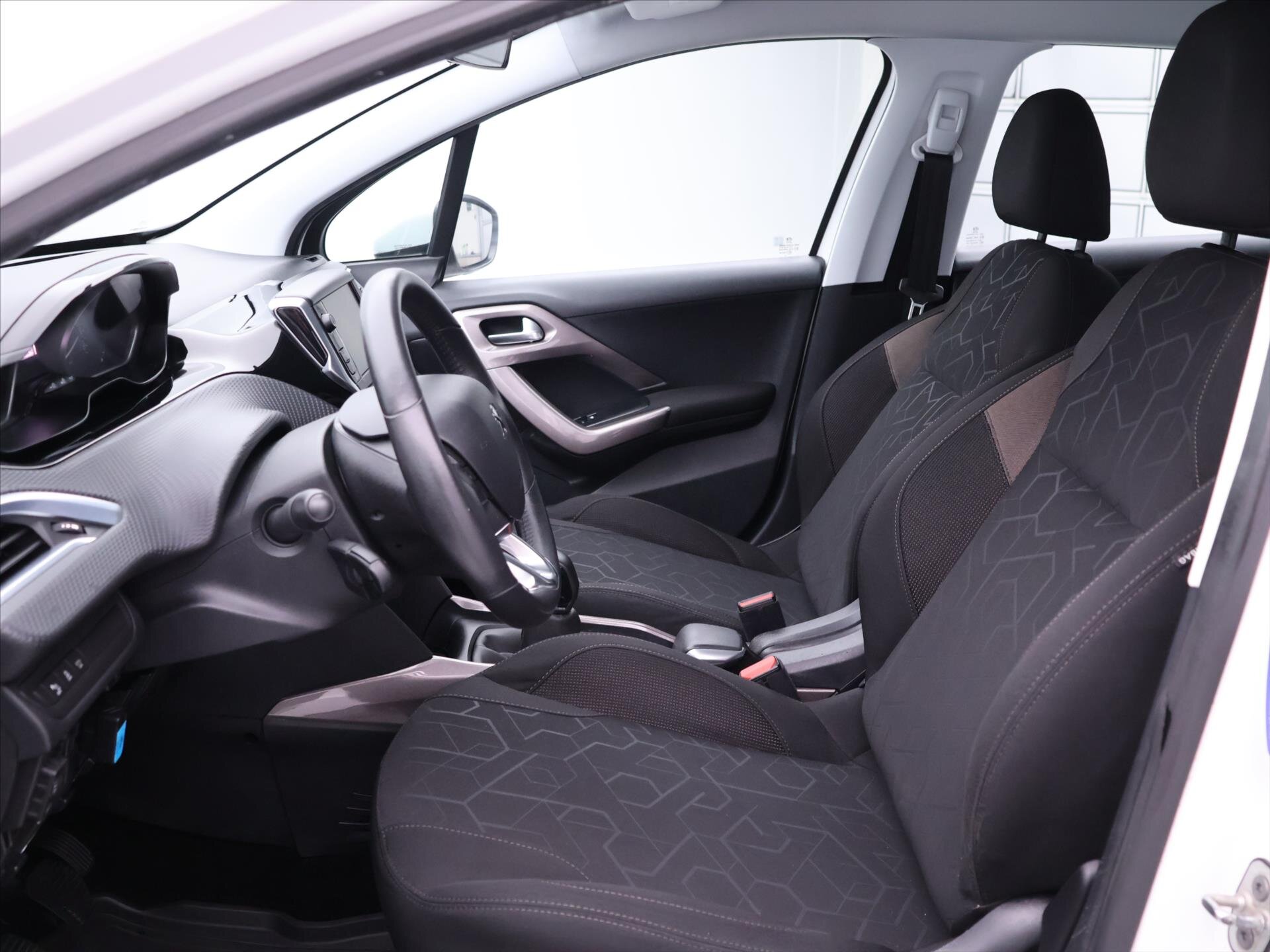 Peugeot 2008 SUV 1,2 l 81 kw