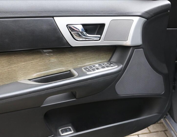 Jaguar XF Kombi 3,0 l 177 kw