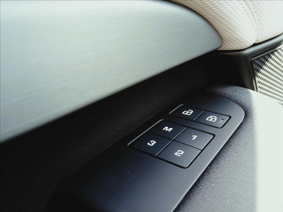 Land Rover Discovery SUV / Terénní 3,0 l 257 kw