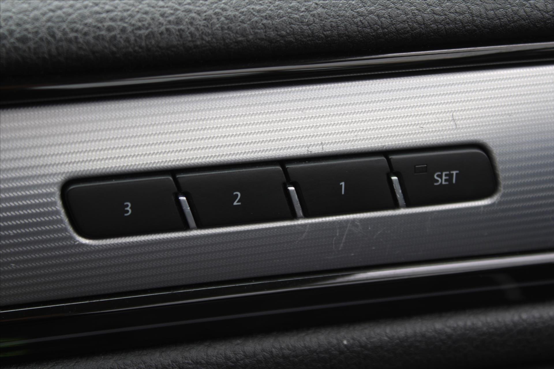 Volkswagen Touareg SUV 3,0 l 193 kw