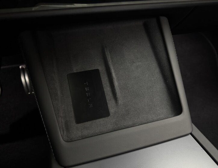 Tesla Model 3 Sedan 0,0 460 kw