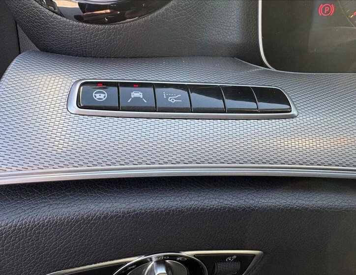 Mercedes-Benz Třídy E Sedan / Limuzína 3,0 l 190 kw