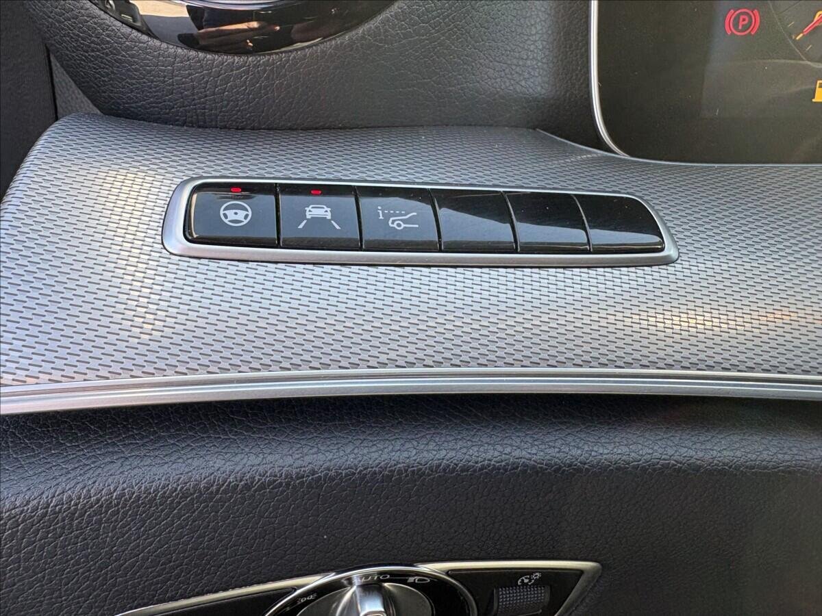 Mercedes-Benz Třídy E Sedan / Limuzína 3,0 l 190 kw