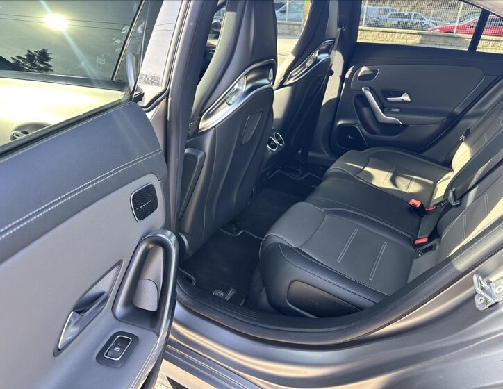 Mercedes-Benz CLA Kupé 2,0 l 310 kw