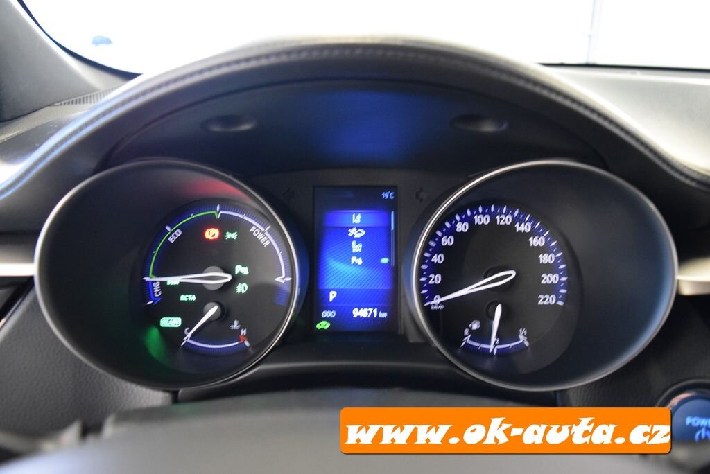 Toyota C-HR Hatchback 1,8 l 0