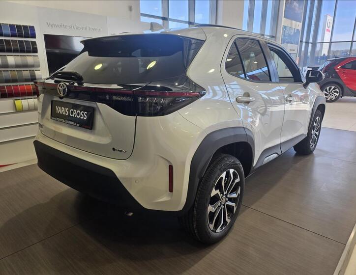 Toyota Yaris Cross 3