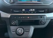 Peugeot Traveller 21