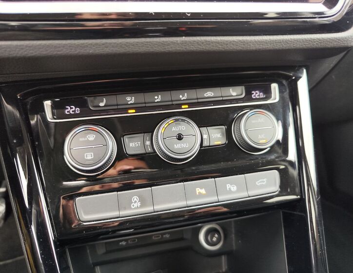 Volkswagen Touran 24