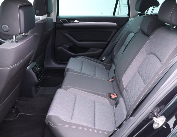 Volkswagen Passat Kombi 2,0 l 110 kw