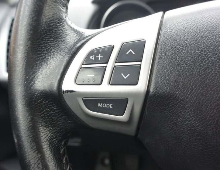 Mitsubishi Outlander SUV 2,3 l 130 kw