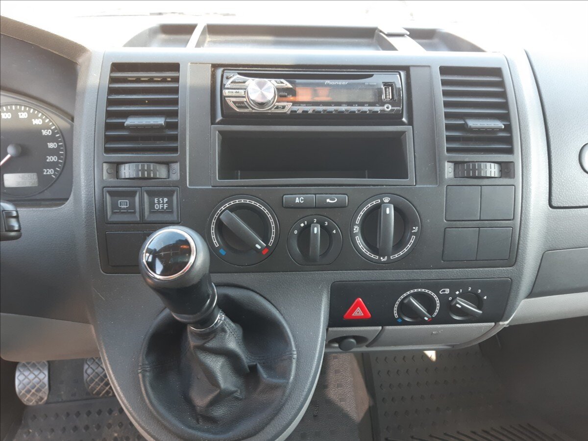 Volkswagen Transporter Skříň 2,5 l 128 kw