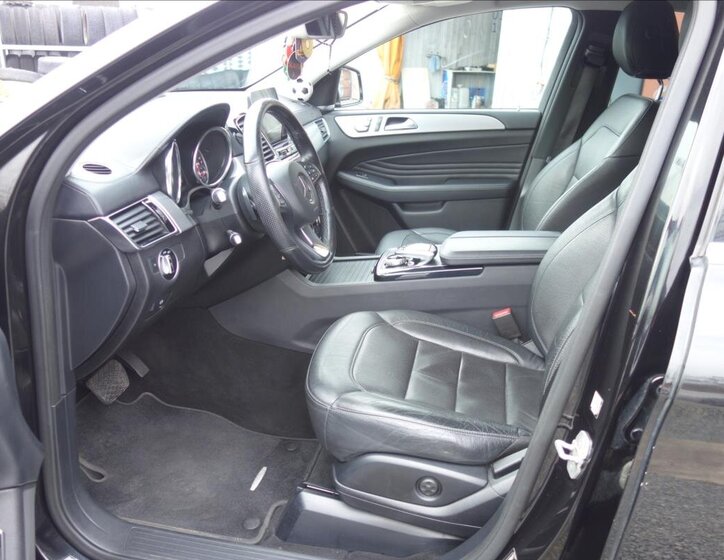 Mercedes-Benz GLE 10