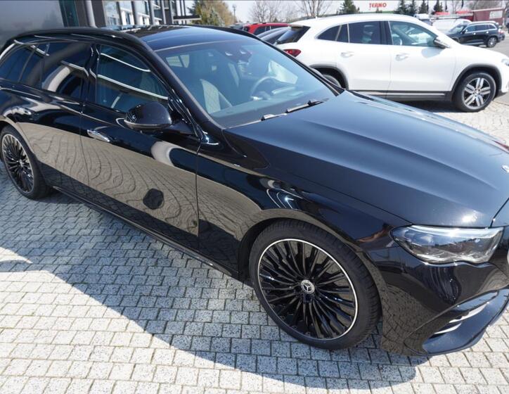 Mercedes-Benz Třídy E 1