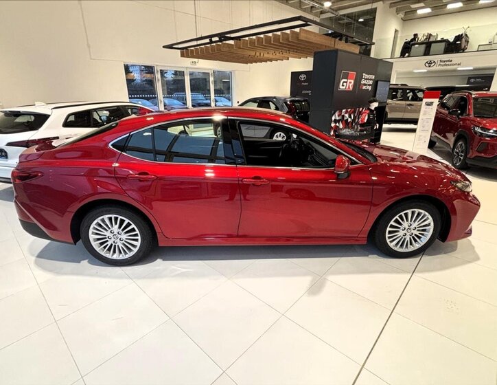 Toyota Camry Sedan 2,5 l 170 kw