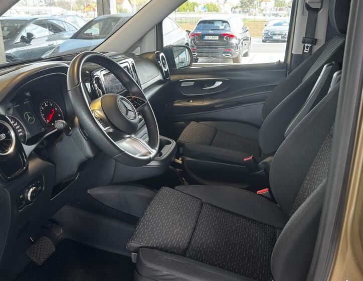 Mercedes-Benz Vito 9