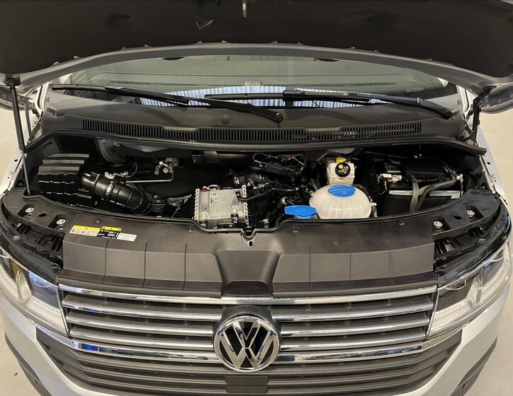 Volkswagen Caravelle 32