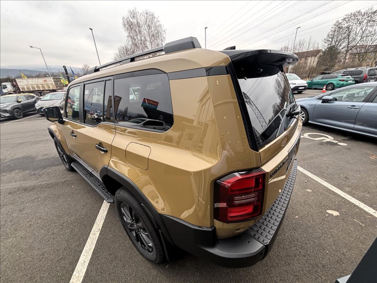 Toyota Land Cruiser SUV 2,8 l 150 kw