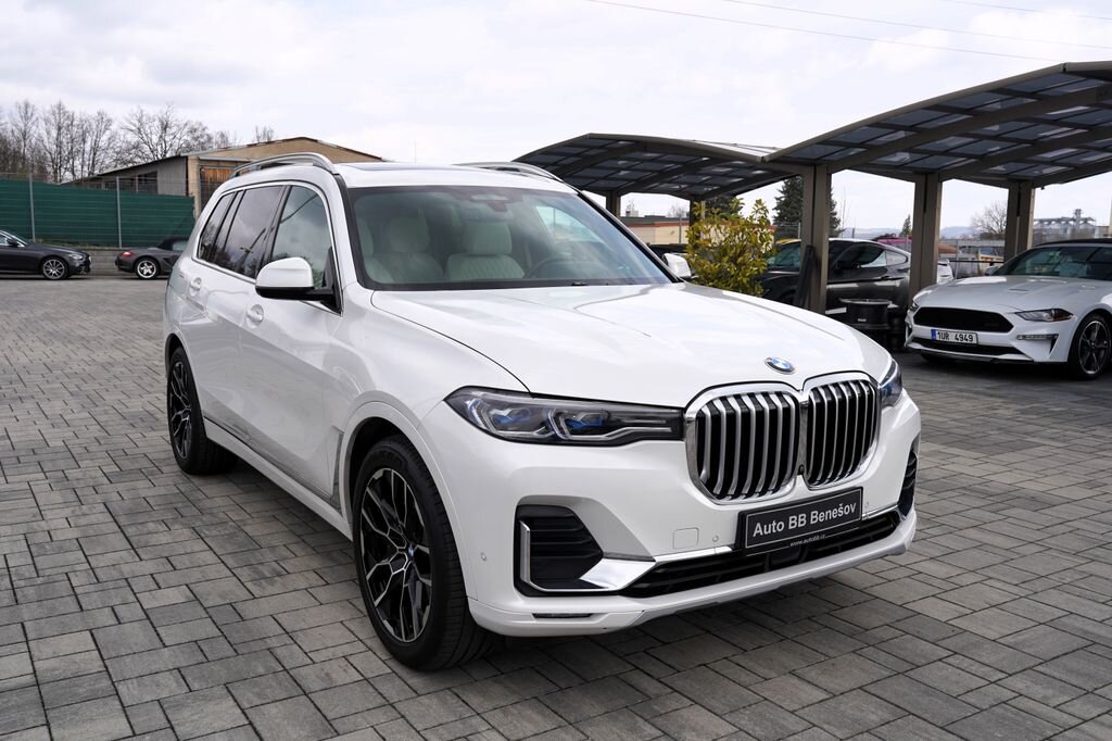 BMW X7 SUV / Terénní 3,0 l 250 kw