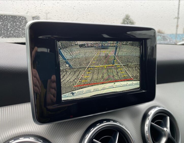 Mercedes-Benz GLA 17