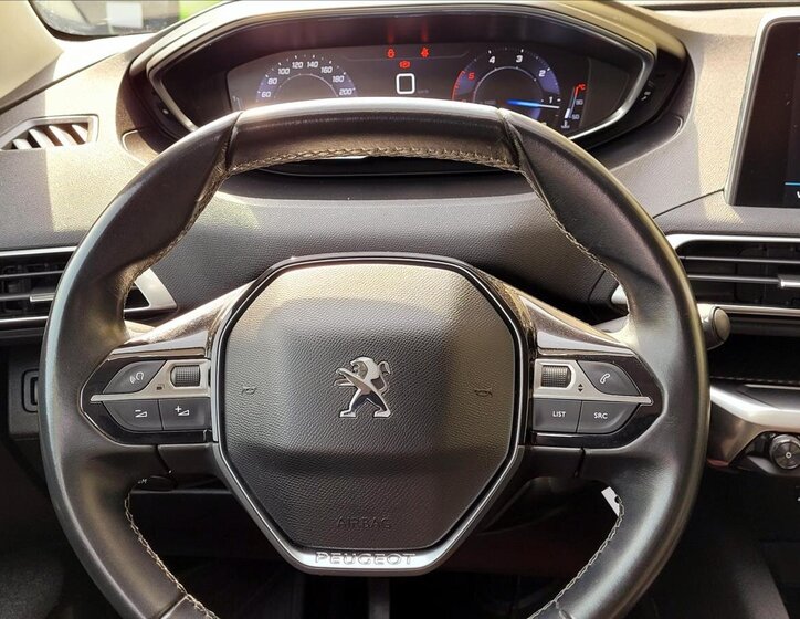 Peugeot 3008 SUV / Terénní 1,5 l 96 kw