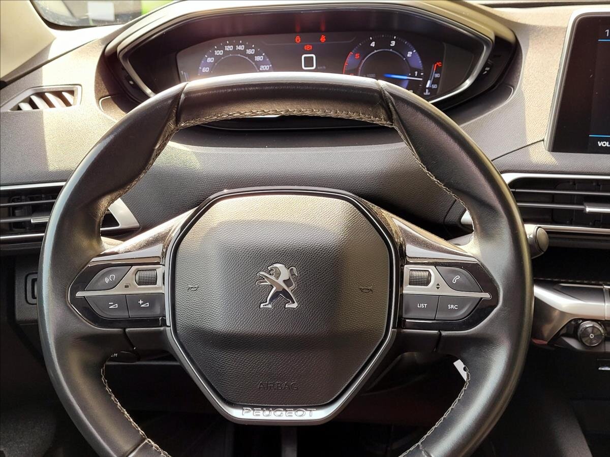 Peugeot 3008 SUV / Terénní 1,5 l 96 kw