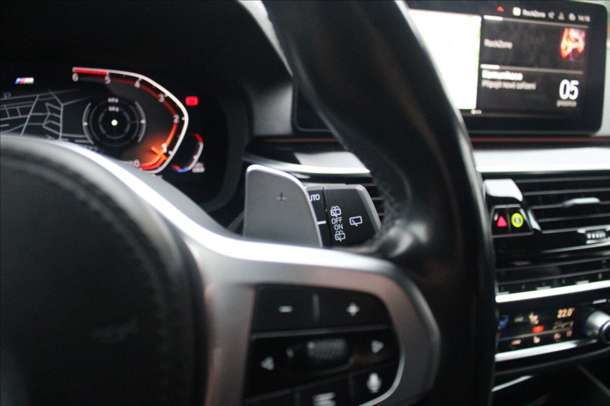 BMW Řada 5 Kombi 3,0 l 210 kw