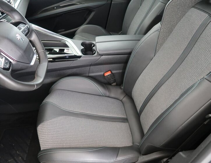 Peugeot 5008 SUV / Terénní 1,5 l 96 kw