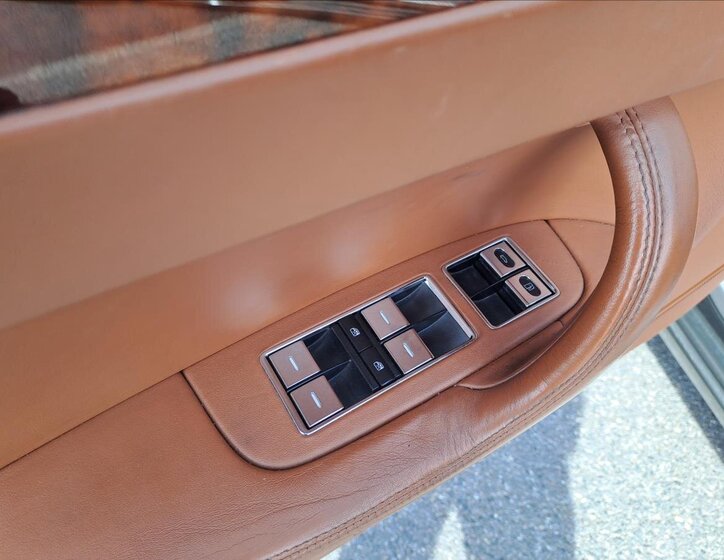 Bentley Continental Flying Spur Sedan / Limuzína 6,0 l 412 kw