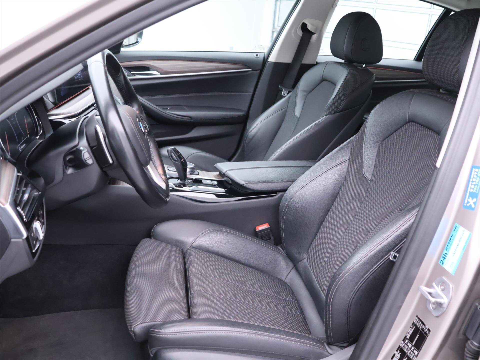 BMW Řada 5 Sedan / Limuzína 2,0 l 140 kw