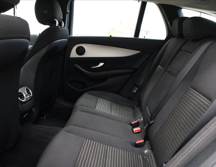 Mercedes-Benz Třídy E 14