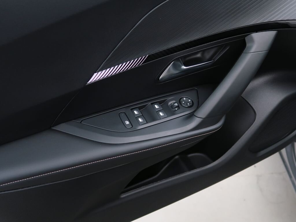 Peugeot 2008 SUV / Terénní 1,2 l 74 kw