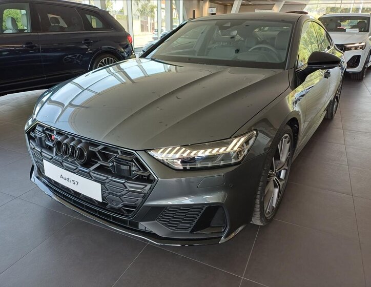 Audi S7 1