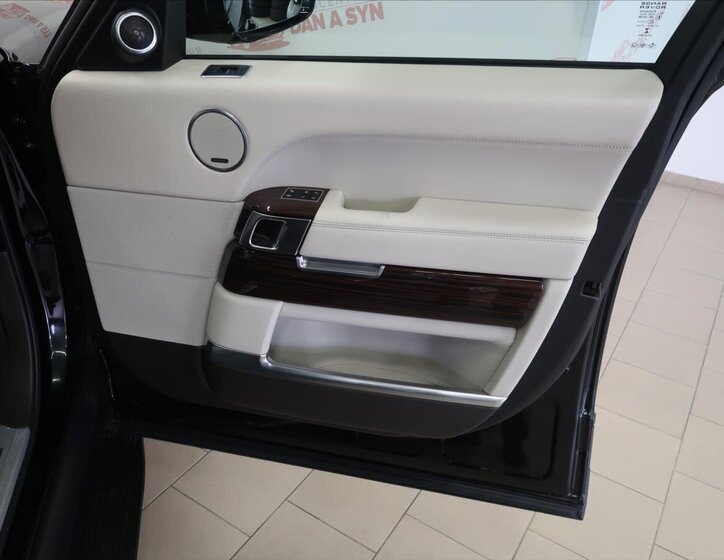 Land Rover Range Rover SUV / Terénní 4,4 l 250 kw