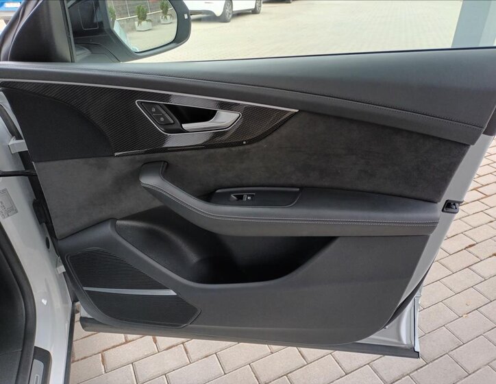 Audi SQ8 SUV / Terénní 4,0 l 320 kw